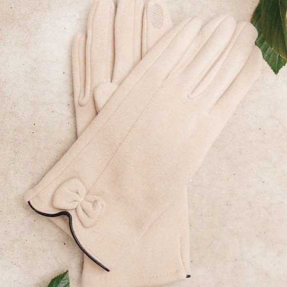 Anarchy Street Accessories - Anarchy Street Cream Colored Bow Detail Faux Leather Piping Vintage Look Gloves